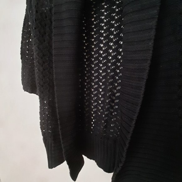 Jessica  sweater/shrug/bolero jacket. Black.  Short sleeve.size M. - Picture 13 of 16